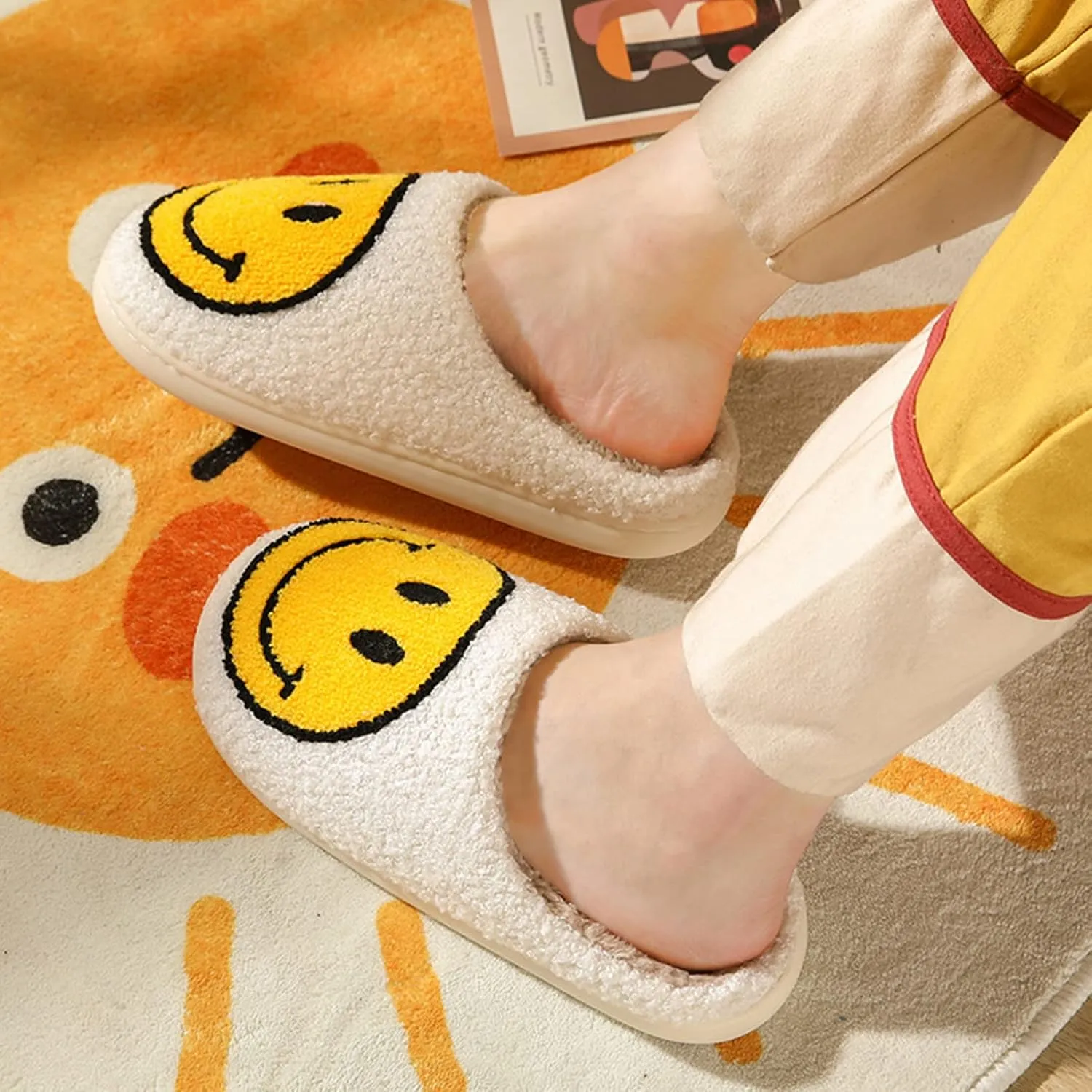 FACAXEDRE Smile Face Slippers for Women - Indoor Outdoor Retro Happy House Slides, Soft Fluffy Cushion Furry Shoes